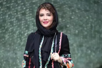 خانم بازیگر با رنگ موی خاص و عجیبش به استقبال سال نو رفت !!