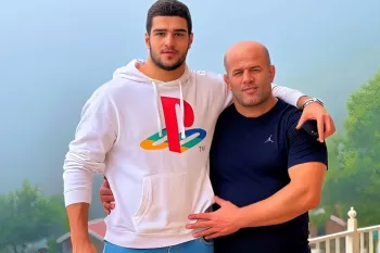 واکنش فردین معصومی به کشتی گرفتن پسرش برای آذربایجان !