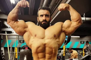 عکس وایرال شده از فیگور جالب پسر هادی چوپان