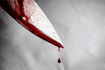 مرگ دختر بچه ۱۱ ساله با ضربات چاقوی مادر