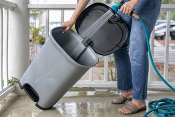 شستن سطل زباله : از بوگرفتن سطل آشغال جلوگیری کنید