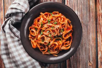 پاستا آلانورما، غذای گیاهی و مخصوص ایتالیایی
