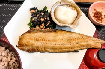 روش طبخ بت ماهی سورین یا برنج ماهی شور