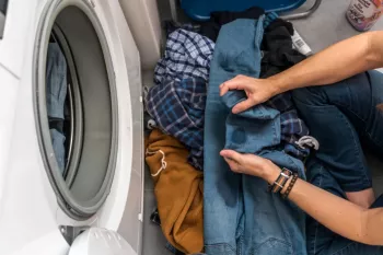 چرا لباس ها در ماشین لباسشویی سوراخ می شود؟