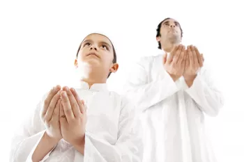 حکم شنیدن آیه سجده واجب در هنگام نماز از منظر علمای اسلام