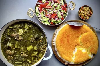 روش طبخ خورش کرفس با لوبیا و بدون گوشت