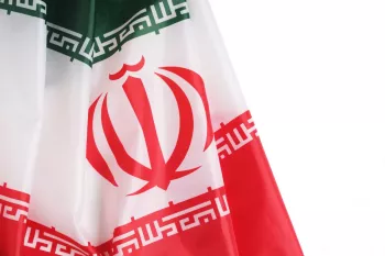 استفتائات آیت الله خامنه ای در باب مسّ آرم جمهوری اسلامی