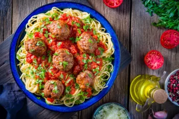 ماکارونی با کوفته قلقلی، یک غذای جذاب و خوشمزه