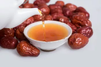 3 دستور ساده جهت تهیه دمنوش عناب