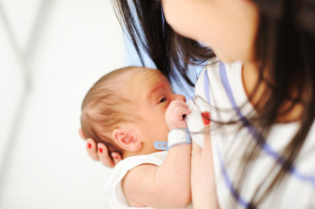 شیردهی نوزادان نارس | صفر تا صد آموزش شیردهی به نوزاد زودرس