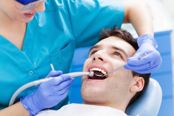 لیست کلینیک های دندانپزشکی شیراز به همراه آدرس و تلفن
