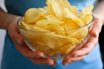 دانلود گیف چیپس خوشمزه و وسوسه انگیز