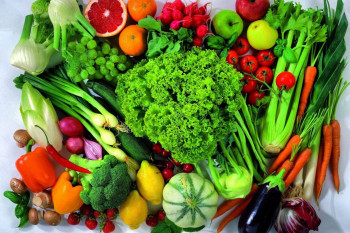 برای مقابله با کرونا چه میوه ها و سبزیجاتی بخوریم ؟