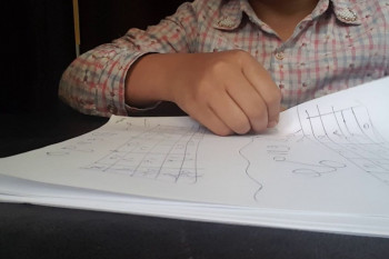 معرفی ۶ بازی با کاغذ و قلم برای کودکان و بزرگسالان