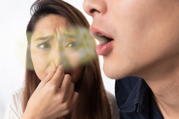 اصلی ترین دلایل بوی بد دهان در صبح + راه های پیشگیری