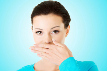30 درمان خانگی معجزه آسا برای رفع بوی بد دهان