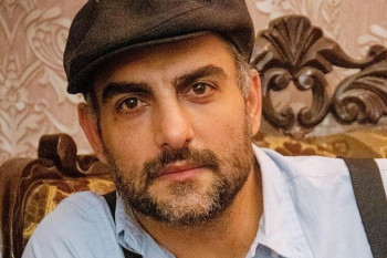 صعود به قله دماوند حامد کمیلی همراه با دوستانش!