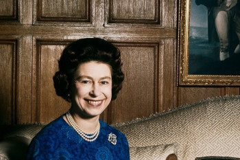 تصاویر کمتر دیده شده ملکه انگلستان در جوانی !
