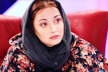 استایل بسیار شیک خانم بازیگر همراه با مینی اسکارف مشکی