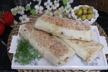 اخیرا این ساندویج خیلی پرطرفدار و مشهور شده باکلی پروتئین مقوی و سیر نگهدارنده راحت و سریع !