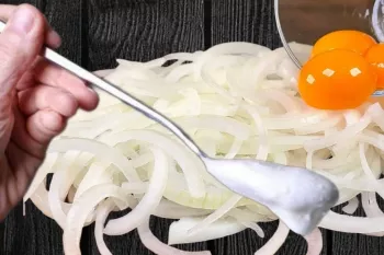 پیاز و تخم مرغ و ماست رو با هم بزن ! غذای خوشمزه و آسون و کم هزینه