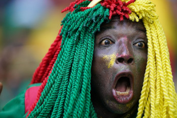 گلچینی از تصاویر هواداران تیم های کامرون و سوییس در جام جهانی!