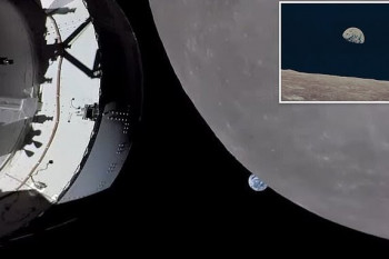 دیدن غروب زمین از پشت ماه!