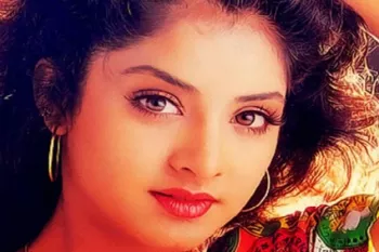 حقایقی در مورد بازیگر زیبای هند که در ۱۹ سالگی مرد!