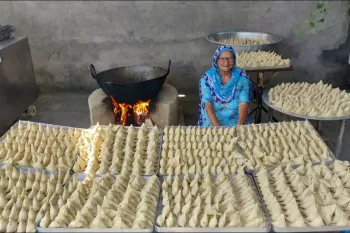 دستور پخت ۱۰۰۰ سمبوسه توسط مادربزرگ هندی !