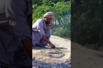 تجربه‌ای متفاوت از میراث خوشمزه بلوچستان همراه با نان عجیب به اسم پرانیگ بلوچی!