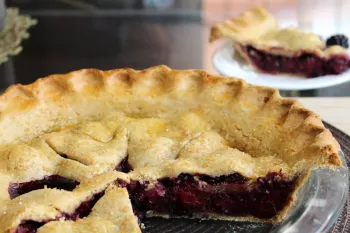 طرز تهیه پای شاه توت خانگی / خوشمزه ترین شیرینی تابستانی !