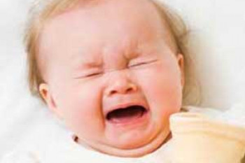 وقتی نوزادتان بی دلیل گریه می کند!!