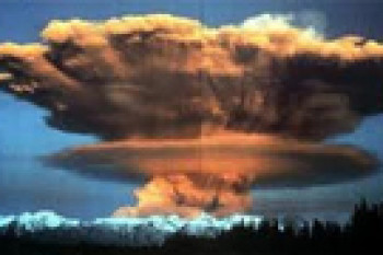انفجار آزمايشي اولين بمب هسته‏ اي جهان در صحراي آلاماگور دو امريكا (1945م) 
