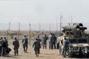 نیروهای مسلح عراقی مرکب از یگان های تانک و پیاده و زرهی با پشتیبانی شدید توپخانه پاسگاه های مرزی ایران را در مناطق باختری مهران و حوالی رضا آباد مورد تجاوز قرار دادند(1352ش)