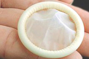 انواع کاندوم و نحوه استفاده از کاندومهای زنانه و کاندومهای مردانه