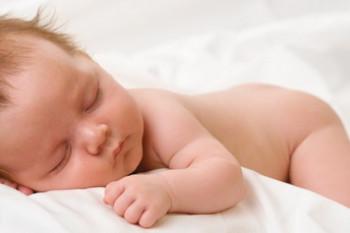 خواب نوزاد،چگونه میتوانیم به تنظیم خواب نوزاد کمک کنیم؟