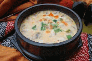 سوپ لذیذ و خوشمزه قارچ را در سرما تجربه کنید 