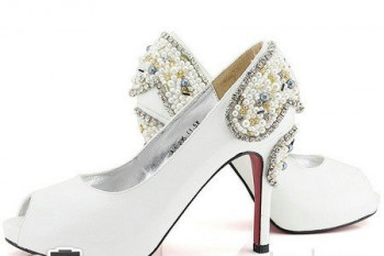کفش عروس سفید همراه با برندهای معروف