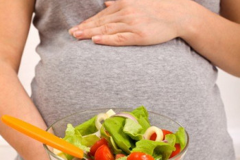 تغذيه در دوران بارداری همراه با ممنوعیت های غذایی