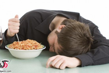 علت و درمان خواب‌آلودگی بعد از ناهار 