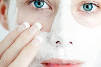 فواید بی نظیر ماسک آسپرین برای زیبایی+طرز تهیه این ماسک با عسل