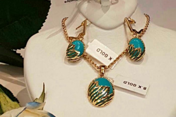 گالری جواهرات فیروزه نیشابور برای خانم‌های خوش تیپ