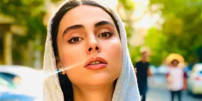 استایل اروپایی خانم بازیگر در خیابان های تهران !