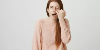 آیا انگشت کردن در بینی باعث آلزایمر می شود ؟