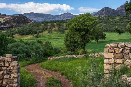 مخمل کوه لرستان , سرزمین قلههای سربه فلک کشیده