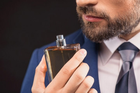 معرفی 10 عطر محبوب و پرفروش مردانه