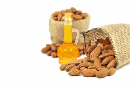 خواص روغن بادام تلخ برای پوست و مو و درمان انواع بیماری ها