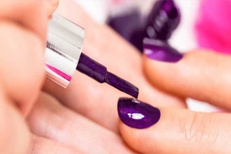 حکم شرعی وضو با ناخن لاک زده چیست؟