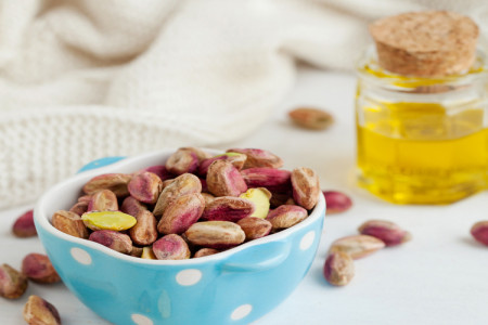 خواص روغن پسته و کاربردهای روغن پسته و فواید روغن پسته