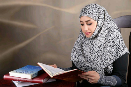 الگوی مقنعه چانه دار سرخود بند دار